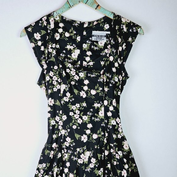 Vintage 1980's Joni Blair Floral Sweetheart Neckline Button-up Jumpsuit - Picture 2 of 12